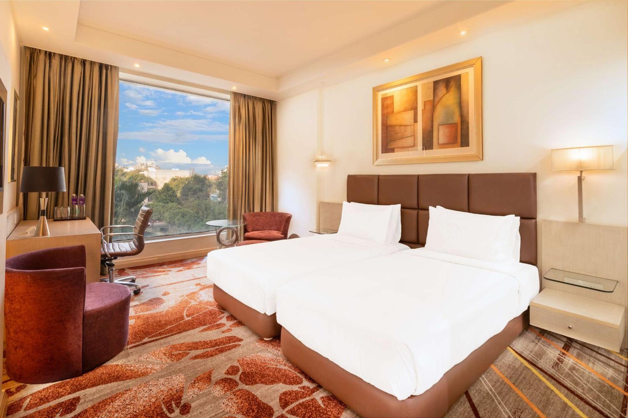 Hotel Park Plaza Faridabad Esterno foto