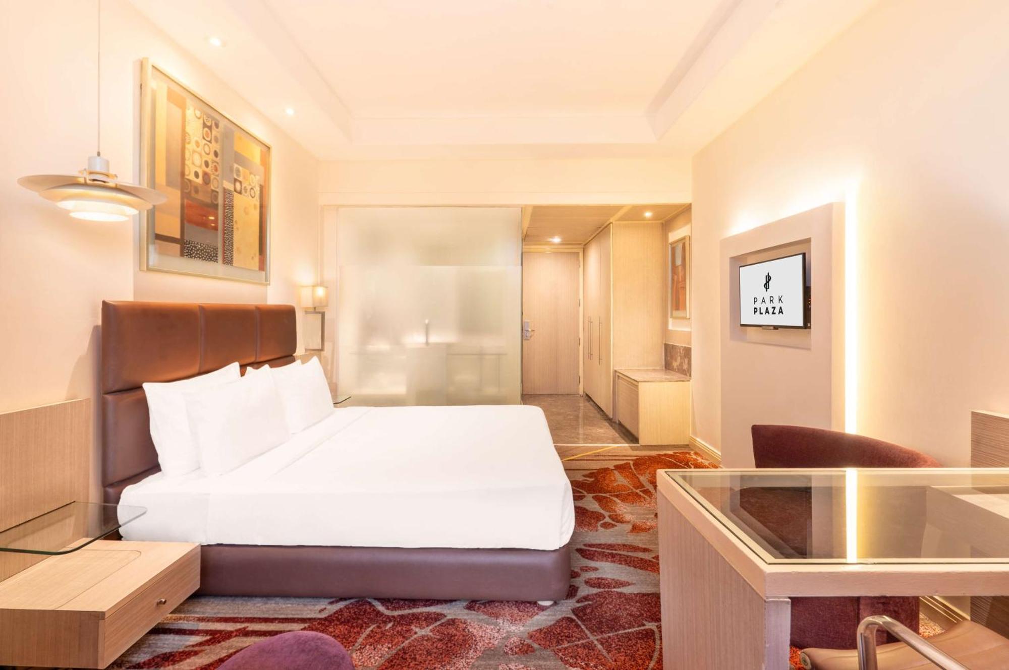 Hotel Park Plaza Faridabad Esterno foto