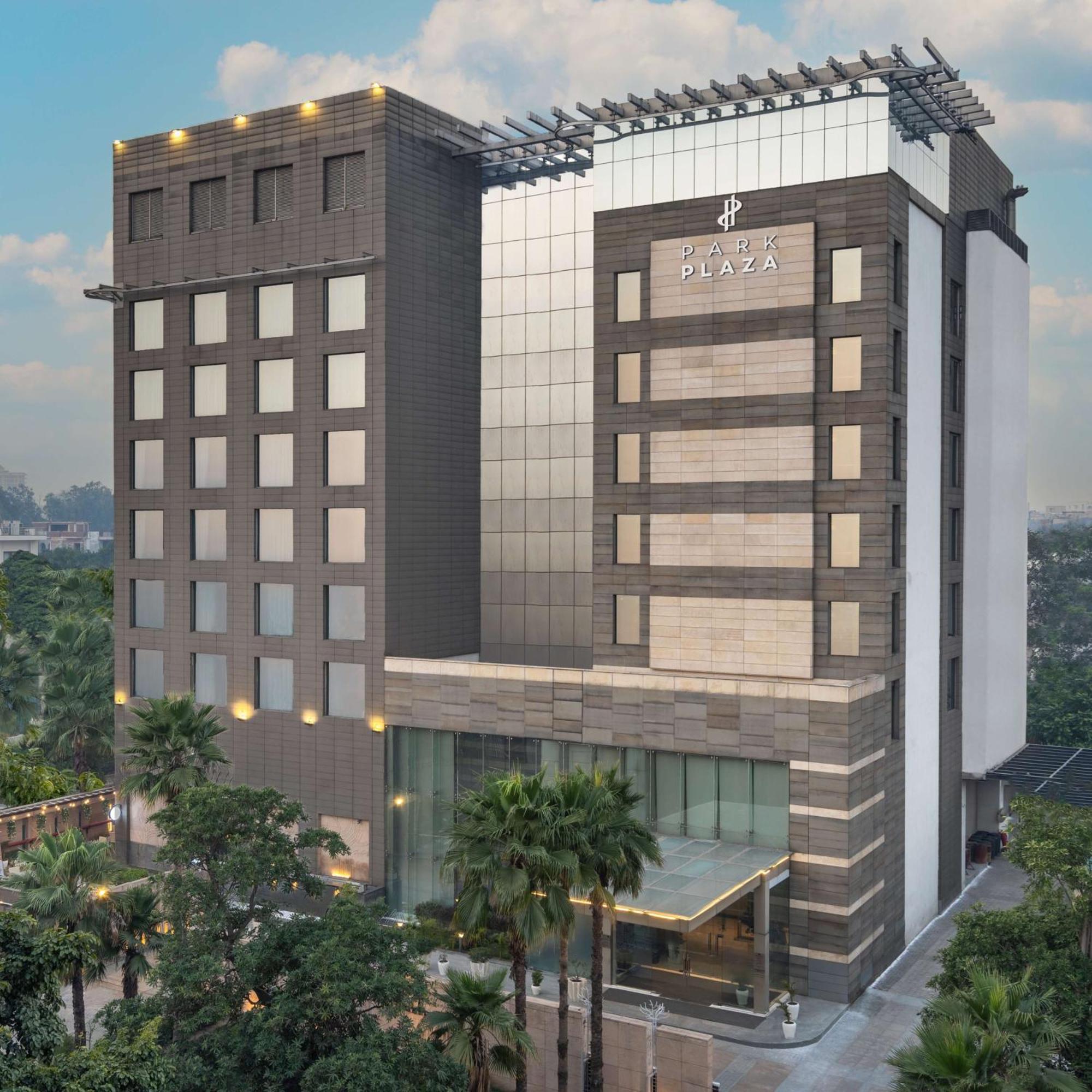 Hotel Park Plaza Faridabad Esterno foto
